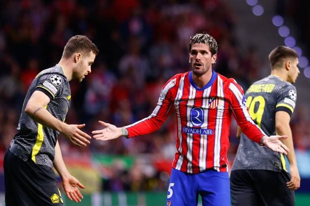 October 23, 2024, Madrid, Madrid, SPAIN: Rodrigo De Paul of Atletico de Madrid protests during the UEFA Champions League 2024 25 League Phase MD3 match between Atletico de Madrid and LOSC Lille at Riyadh Air Metropolitano stadium on October 23, 2024 in Madrid, Spain. Madrid SPAIN - ZUMAa181 20241023_zaa_a181_099 Copyright: xDennisxAgyemanx
