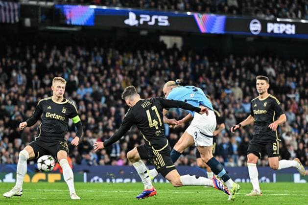 UEFA Champions League, League Stage Manchester City v Sparta Prague Erling Haaland of Manchester City scores a goal to make it 4-0 during the UEFA Champions League, League Stage Manchester City v Sparta Prague at Etihad Stadium, Manchester, United Kingdom, 23rd October 2024 (Photo by Cody Froggatt News Images) Manchester Etihad Stadium Manchester United, ManU Kingdom Copyright: xCodyxFroggatt NewsxImagesx