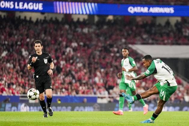 UEFA Champions League: SL Benfica v Feyenoord Lisbon - Igor Paixao of Feyenoord during the third round of new format of the UEFA Champions League 2024 2025. The match is set between SL Benfica and Feyenoord at Estadio da Luz on 23 October 2024 in Lisbon, Portugal. Copyright: xYannickxVerhoevenx