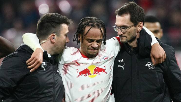 Simons verletzung , RB Leipzig-Liverpool, Uefa Champions League , Fußball , in der Red Bull Arena , Leipzig, Sachsen , Deutschland . Oktober 23, 2024 . Photo by: Davide Elias Ipa Photo Pressefoto DENL Copyright: xDavidexEliasx