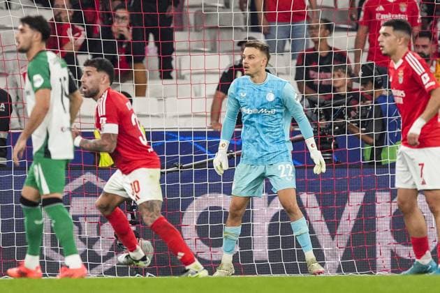 UEFA Champions League: SL Benfica v Feyenoord Lisbon - Feyenoord keeper Timon Wellenreuther during the third round of new format of the UEFA Champions League 2024 2025. The match is set between SL Benfica and Feyenoord at Estadio da Luz on 23 October 2024 in Lisbon, Portugal. Copyright: xTomxBodex