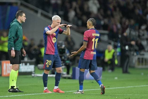 Substitution Dani Olmo 20 FC Barcelona , Substitution Raphinha 11 FC Barcelona , FC Barcelona vs FC Bayern Muenchen, Champions League, Soccer, Matchday 3, 23 10 2024 Barcelona Catalonia Spain Copyright: xkolbert-press FelipexMondinox