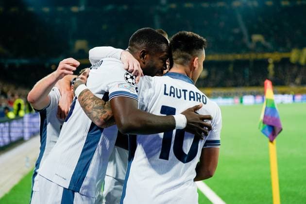 Bern, Switzerland, October 23rd 2024: Marcus Thuram (9 Inter) celebrates with teammates Nicolo Barella (23 Inter) and Lautaro Martinez (10 Inter) after scoring his teams first goal during the UEFA Champions League football match between BSC Young Boys and FC Internazionale at Wankdorf Stadion in Bern, Switzerland. (Daniela Porcelli SPP) Copyright: xDanielaxPorcellix xSPPx spp-en-DaPoSp-20241023-_DP24359
