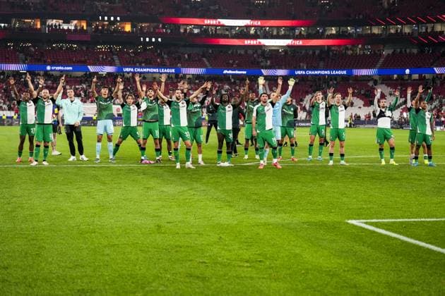UEFA Champions League: SL Benfica v Feyenoord Lisbon - Players of Feyenoord during the third round of new format of the UEFA Champions League 2024 2025. The match is set between SL Benfica and Feyenoord at Estadio da Luz on 23 October 2024 in Lisbon, Portugal. Copyright: xYannickxVerhoevenx