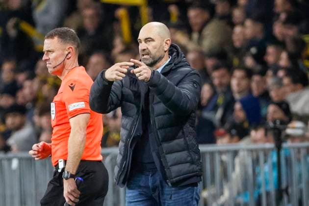 Joël Magnin, Joel Magnin BSC Young Boys, Coach , Football, UEFA Champions League, Matchday 3, 2024 2025, Young Boys Bern vs Inter Milan, 23 10 2024, Stadion Wankdorf, Bern, Switzerland Bern Stadion Wankdorf Canton Bern Switzerland Copyright: xGrantxHubbsx