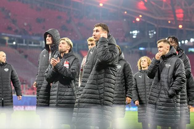 23 10 2024, soccer, men, Champions League, league phase, 2024 2025, matchday 3, RB Leipzig Liverpool FC team, RB Leipzig, after final whistle, in front of fan block Leipzig Red Bull Arena Saxony Germany