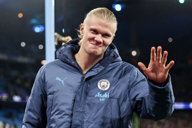 UEFA Champions League, League Stage Manchester City v Sparta Prague Erling Haaland of Manchester City waves to the fans after City win 5-0 during the UEFA Champions League, League Stage Manchester City v Sparta Prague at Etihad Stadium, Manchester, United Kingdom, 23rd October 2024 (Photo by Mark Cosgrove News Images) Manchester Etihad Stadium Manchester United, ManU Kingdom Copyright: xMarkxCosgrove NewsxImagesx