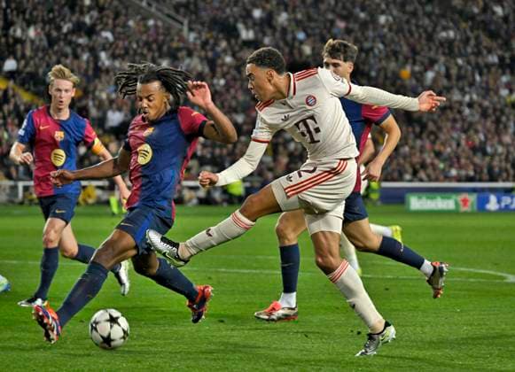 23 10 2024, Football UEFA Champions League 2024 2025, Matchday 3, FC Barcelona FC Bayern Munich, at Estadi Olimpic Lluis Companys Barcelona Jamal Musiala FC Bayern Munich withdraws DFL and DFB regulations prohibit any use of photographs as image sequences and or quasi video