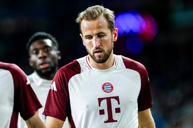 October 23, 2024, Barcelona, Barcelona, SPAIN: Harry Kane of Bayern Munchen warms up during the UEFA Champions League 2024 25 League Phase MD3 match between FC Barcelona, Barca and FC Bayern Munchen at Estadi Olimpic Lluis Companys on October 23, 2024 in Barcelona, Spain. Barcelona SPAIN - ZUMAa181 20241023_zaa_a181_136 Copyright: xIrinaxR.xHipolitox