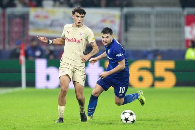 SOCCER - UEFA CL, RBS vs Zagreb SALZBURG,AUSTRIA,23.OCT.24 - SOCCER - UEFA Champions League, Red Bull Salzburg vs GNK Dinamo Zagreb. Image shows Stefan Bajcetic (RBS) and Martin Baturina (Zagreb).  GEPAxpictures xMathiasxMandl