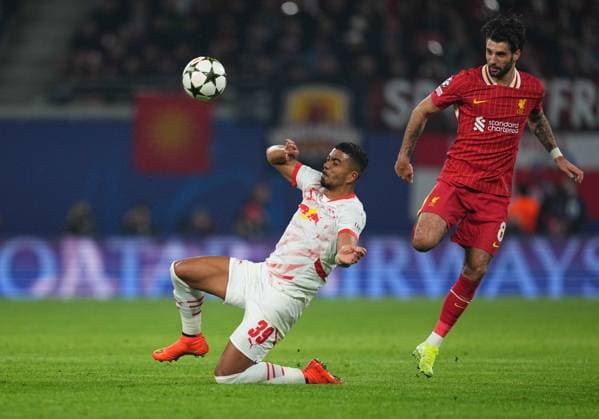 October 23 2024: Benjamin Henrichs of Leipzig controls the ball during a Champions League Group Phase day 3 game, RB Leipzig vs Liverpool, at Red Bull Arena, Leipzig, Germany. CSM Leipzig Germany - ZUMAc04_ 20241023_zma_c04_046 Copyright: xUlrikxPedersenx