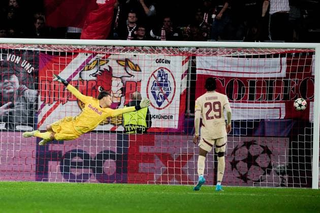Salzburg, Austria October 23, 2024 Champions League 2024 2025 RB Salzburg vs GNK Dinamo Zagreb In the picture goalkeeper Janis Blaswich RB Red Bull Arena Copyright: xFotostandx xWassmuthx