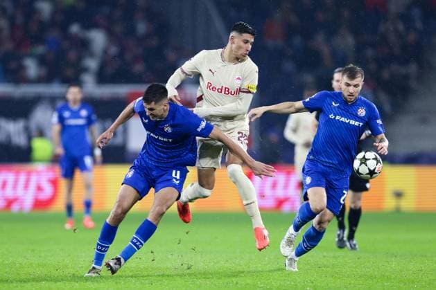 SOCCER - UEFA CL, RBS vs Zagreb SALZBURG,AUSTRIA,23.OCT.24 - SOCCER - UEFA Champions League, Red Bull Salzburg vs GNK Dinamo Zagreb. Image shows Raul Torrente (Zagreb), Adam Daghim (RBS) and Stefan Ristovski (Zagreb).  GEPAxpictures xMathiasxMandl