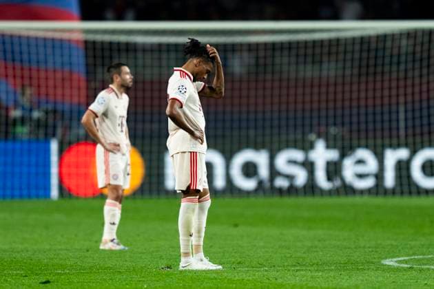 23 10 2024, xslx, Football UEFA Champions League, FC Barcelona FC Bayern Munich emspor, v l Michael Olise FC Bayern Muenchen schaut enttaeuscht DFL DFB REGULATIONS PROHIBIT ANY USE OF PHOTOGRAPHS as IMAGE SEQUENCES and or QUASI VIDEO Barcelona