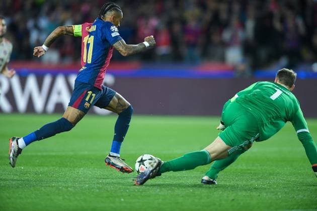 FC Barcelona, Barca v FC BAYERN MUNCHEN OLIMPIC STADIUM LLUIS COMPANYS. MONTJUIC,BARCELONA. OCTOBER 23,2024 FC BARCELONA vs FC BAYERN MUNCHEN October 23,2024 Raphina (11) of FC Barcelona scores his team s first goal during the UEFA Champions League 2024 25 League Phase MD4 match between FC Barcelona and FC Bayern Munchen at Olimpic Stadium Lluis Companys of MontjuÃ¯c in Barcelona, Spain. Barcelona ESP Copyright: xS.xRosx