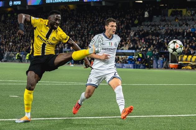 Bern, Switzerland, October 23st 2024: Silvere Ganvoula (35 YB)during the UEFA Champions League football match between BSC Young Boys and FC Internazionale at Stadion Wankdorf in Bern, Switzerland. Philipp Kresnik (Philipp Kresnik Kresnikphotographie SPP) Copyright: xPhilippxKresnikx xKresnikphotographiex xSPPx spp-en-PhKrKrSp-_KRE8109-Verbessert-RR