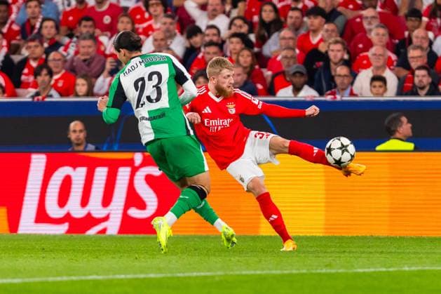 October 23, 2024, Lisbon, Portugal: Jan-Niklas Beste (R) of SL Benfica and Hadj Moussa (L) of Feyenoord seen in action during the UEFA Champions League football match between SL Benfica and Feyenoord at Estadio da Luz Stadium. Lisbon Portugal - ZUMAs197 20241023_aaa_s197_485 Copyright: xHugoxAmaralx
