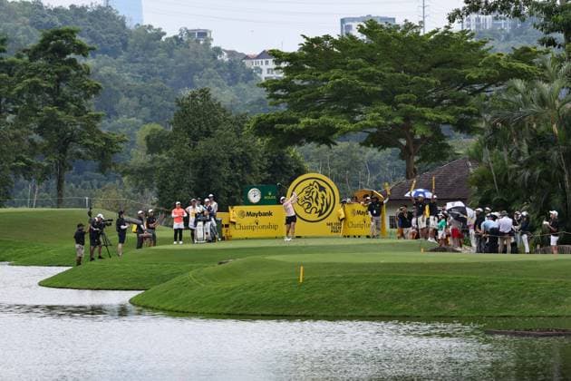 KUALA LUMPUR, - OCTOBER 24: Hannah Green of Australia play a shot during the first round of the 2024 LPGA, Golf Damen Maybank Championship held at Kuala Lumpur Golf and Country Club in Kuala Lumpur, Malaysia. (Photo by Hazrin Yeob Men Shah Icon Sportswire) GOLF: OCT 24 LPGA Maybank Championship EDITORIAL USE ONLY Icon3782410244312