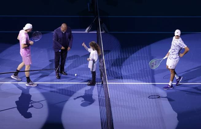 TENNIS - ATP, Tennis Herren Erste Bank Open VIENNA,AUSTRIA,24.OCT.24 - TENNIS - ATP World Tour, Erste Bank Open. Image shows Jack Draper (GBR), referee Carlos Bernardes and Luciano Darderi (ITA). Keywords: coin throw.  GEPAxpictures xWalterxLuger