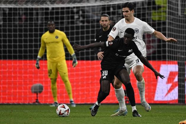 24 10 2024, xjhx, Football UEFA Europa League, Eintracht Frankfurt Rigas Futbola Skola emspor, v l Haruna Njie Rigas Futbola Skola RFS Igor Matanovic Eintracht Frankfurt Zweikampf, action, action, battle for the ball DFL DFB REGULATIONS PROHIBIT ANY USE OF PHOTOGRAPHS as IMAGE SEQUENCES and or QUASI VIDEO Frankfurt am Main