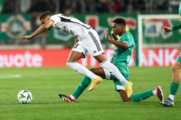 SOCCER - UEFA ECL, Rapid vs Noah VIENNA,AUSTRIA,24.OCT.24 - SOCCER - UEFA Conference League, SK Rapid Wien vs FC Noah Yerevan. Image shows Mamadou Sangare (Rapid) and Virgile Pinson (Noah).  GEPAxpictures xArminxRauthner
