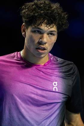 24th October 2024; St. Jakobshalle, Basel, Switzerland; ATP, Tennis Herren 500 Swiss Indoors Basel Tennis, Day 4; Ben Shelton (USA) in action against Stan Wawrinka (SUI) in the second round  ActionPlus12706800 DavidxEmm