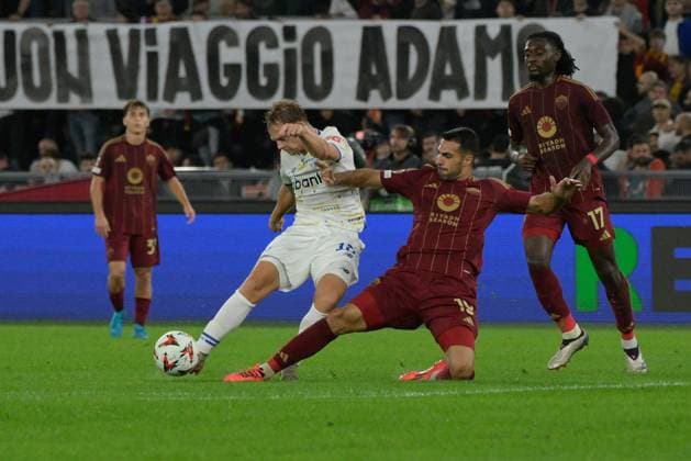 RomaÃ¢ÂÄÂ™s Zeki Celik and Dynamo Kyiv s Valentyn Rubchynskyi during the UEFA Europa League 2024-2025 football match between AS Roma and FC Dynamo Kyiv at the Olympic Stadium in Rome on October 24, 2024.  Copyright: xFabrizioxCorradetti IPAxSportx x xx IPA_50917744 IPA_Agency_IPA50917744