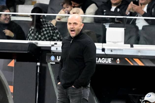 24 10 2024, xsltx, Football UEFA Europa League, Eintracht Frankfurt Rigas Futbola Skola emspor, v l Coach Viktors Morozs Rigas Futbola Skola RFS DFL DFB REGULATIONS PROHIBIT ANY USE OF PHOTOGRAPHS as IMAGE SEQUENCES and or QUASI VIDEO