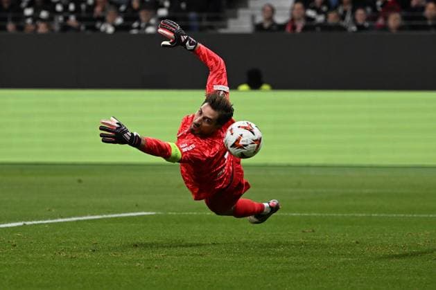 24 10 2024, xjhx, Football UEFA Europa League, Eintracht Frankfurt Rigas Futbola Skola emspor, v l Kevin Trapp Eintracht Frankfurt DFL DFB REGULATIONS PROHIBIT ANY USE OF PHOTOGRAPHS as IMAGE SEQUENCES and or QUASI VIDEO Frankfurt am Main