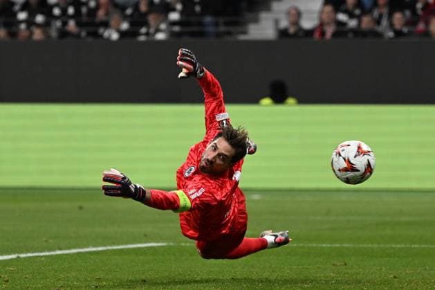 24 10 2024, xjhx, Football UEFA Europa League, Eintracht Frankfurt Rigas Futbola Skola emspor, v l Kevin Trapp Eintracht Frankfurt DFL DFB REGULATIONS PROHIBIT ANY USE OF PHOTOGRAPHS as IMAGE SEQUENCES and or QUASI VIDEO Frankfurt am Main