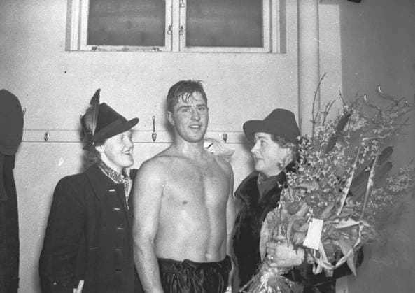Göteborg 16 januari 1941 Olle Tandberg boxas i Göteborg Boxning x2524x *** Gothenburg January 16, 1941 Olle Tandberg boxing in Gothenburg Boxing x2524x  Copyright: xKamerareportage TTx xx *** Gothenburg January 16, 1941 Olle Tandberg boxing in Gothenburg Boxing x2524x Gothenburg January 16, 1941 Olle Tandberg boxing in Gothenburg Boxing x2524x  Copyright xCamera report TTx xx  Copyright: xIMAGO Kamerareportage TTx imago images 0769317316