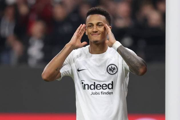 2024 10 24 UEFA Europa League phase Matchday 3 Eintracht Frankfurt Rigas FS v l , Lucas Tuta Silva Melo Eintracht Frankfurt enttaeuscht, enttaeuscht schauend, dissapointed, traurig, frustiert, frust, gefrustet DFL DFB REGULATIONS PROHIBIT ANY USE OF PHOTOGRAPHS as IMAGE SEQUENCES and or QUASI VIDEO Copyright: JoaquimxFerreira