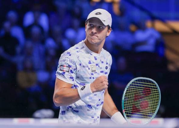 Luciano Darderi ITA makes a fist and cheers, cheers, joy, emotion Tennis ERSTE BANK OPEN 2024 ATP 500 Stadthalle Vienna Austria 24 October 2024 Copyright: xJuergenxHasenkopfx