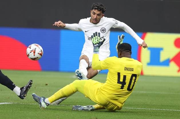 2024 10 24 UEFA Europa League phase Matchday 3 Eintracht Frankfurt Rigas FS v l , Haruna Rasid Njie Rigas FS , Goal chance from Omar Marmoush Eintracht Frankfurt , goalkeeper, goalkeeper Fabrice Ondoa Rigas FS DFL DFB REGULATIONS PROHIBIT ANY USE OF PHOTOGRAPHS as IMAGE SEQUENCES and or QUASI VIDEO Copyright: JoaquimxFerreira