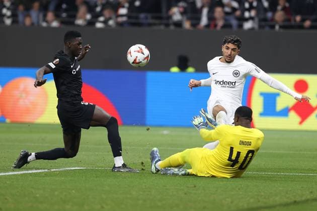 2024 10 24 UEFA Europa League phase Matchday 3 Eintracht Frankfurt Rigas FS v l , Haruna Rasid Njie Rigas FS , Goal chance from Omar Marmoush Eintracht Frankfurt , goalkeeper, goalkeeper Fabrice Ondoa Rigas FS DFL DFB REGULATIONS PROHIBIT ANY USE OF PHOTOGRAPHS as IMAGE SEQUENCES and or QUASI VIDEO Copyright: JoaquimxFerreira