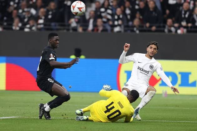 2024 10 24 UEFA Europa League phase Matchday 3 Eintracht Frankfurt Rigas FS v l , Haruna Rasid Njie Rigas FS , Goal chance from Omar Marmoush Eintracht Frankfurt , goalkeeper, goalkeeper Fabrice Ondoa Rigas FS DFL DFB REGULATIONS PROHIBIT ANY USE OF PHOTOGRAPHS as IMAGE SEQUENCES and or QUASI VIDEO Copyright: JoaquimxFerreira