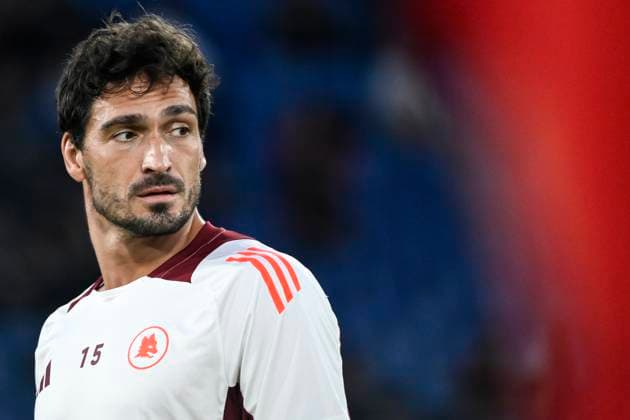 Mats Hummels of AS Roma during the warm up of the Europa League football match between AS Roma and Dynamo Kyiv at Olimpico stadium in Rome (Italy), October 24, 2024. AndreaxStaccioli