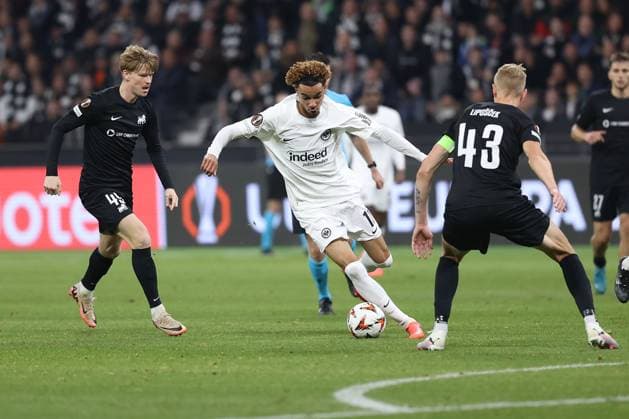 2024 10 24 UEFA Europa League phase Matchday 3 Eintracht Frankfurt Rigas FS v l , MÄrtiÅÜÅ¡ Ä¶igurs Rigas FS , Hugo Ekitike Eintracht Frankfurt , Å½iga LipuÅ¡Äek Rigas FS Zweikampf, Action, Aktion, Battles for the Ball DFL DFB REGULATIONS PROHIBIT ANY USE OF PHOTOGRAPHS as IMAGE SEQUENCES and or QUASI VIDEO Copyright: JoaquimxFerreira