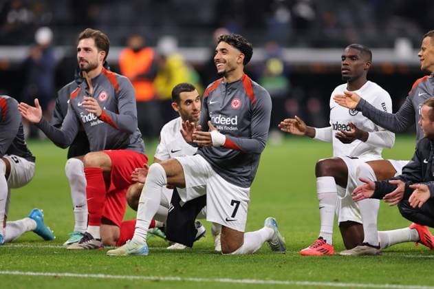 24 10 2024, Football UEFA Europa League, Eintracht Frankfurt FC Riga FS RFS, emonline, emspor, v l , Omar Marmoush Eintracht Frankfurt celebrates with the fans DFL DFB REGULATIONS PROHIBIT ANY USE OF PHOTOGRAPHS AS IMAGE SEQUENCES AND OR QUASI VIDEO xdcx Copyright: HMBxMedia