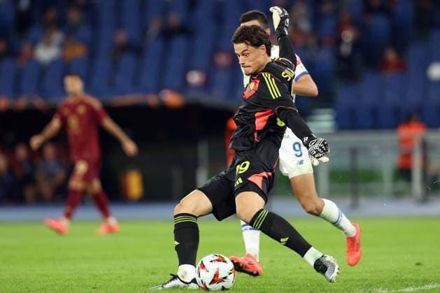 UEFA Europa League - AS Roma vs Dynamo Kiev at Olympic Stadium in Rome on 24th october 2024 Rome, Italy 24.10.2024: Mile Svilar of Roma during the Uefa Europa League 2024-2025, day 3, football match between AS Roma vs Dynamo Kiev at Olympic Stadium in Rome. Rome Olympic italy italy Copyright: xmarcoxiacobucci