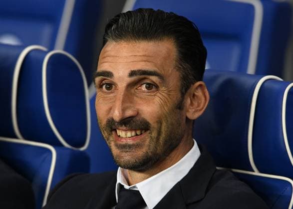 Glasgow, Scotland, 24th October 2024. FCSB Manager Ilias Charalampous during the UEFA Europa League match at Ibrox Stadium, Glasgow. Picture credit should read: Neil Hanna Sportimage EDITORIAL USE ONLY. No use with unauthorised audio, video, data, fixture lists, club league logos or live services. Online in-match use limited to 120 images, no video emulation. No use in betting, games or single club league player publications. SPI-3408-0002