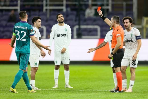 Ludogorets Razgrad s Caio Vidal receives a red card from the referee during a soccer match between Belgian RSC Anderlecht and Bulgarian PFK Ludogorets Razgrad, in Brussels, Thursday 24 October 2024, on the third day of the League phase of the UEFA Europa League tournament. BRUNOxFAHY  x103517040x