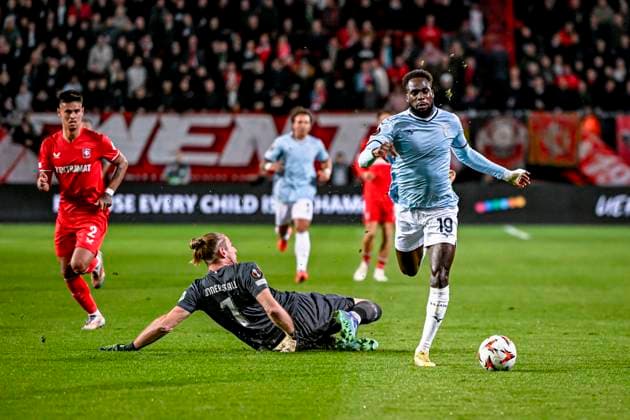 FC Twente goalkeeper Lars Unnerstall, Lazio forwarder Boulaye Dia, during the match Twente Lazio at the Grolsch Veste for the UEFA Europa League League phase Matchday 3 season 2024 2025 in ENSCHEDE, Netherlands on 24 oktober 2024, photo by Stefan Koops EYE4images DeFodi Images not used in POL SRB CRO FRA GBR NED ITA USA Defodi 746 196776 Defodi-746 not used in POL SRB CRO FRA GBR NED ITA USA