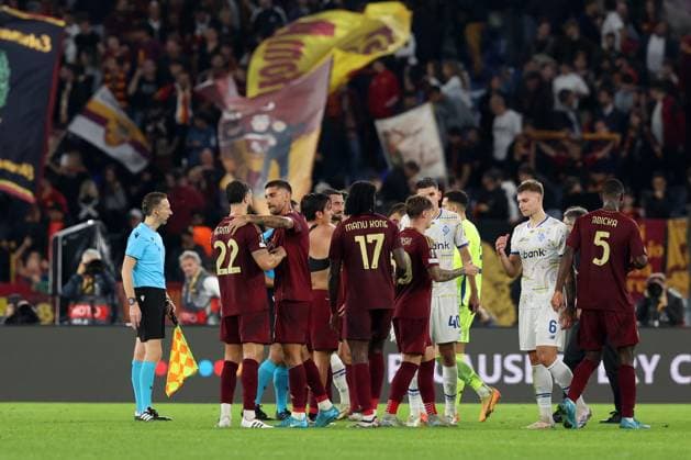 Rome, Italy 24.10.2024: Lorenzo Pellegrini of Roma, Mario Hermoso of Roma celebrate victory at end of Uefa Europa League 2024-2025, day 3, football match between AS Roma vs Dynamo Kiev at Olympic Stadium in Rome.  Copyright: xMarcoxIacobucci IPAxSportx xipa-x xx IPA_50919517 IPA_Agency_IPA50919517