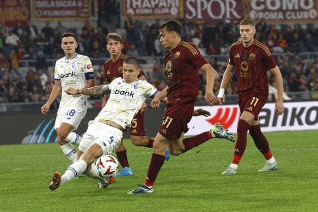 A.S. Roma v Dynamo Kyiv - UEFA Europa League 2024 25 League Phase MD3 Niccolo Pisilli and Dynamo Kyiv s Denys Popov play during the UEFA Europa League 2024 25 League Phase MD3 match between AS Roma and FC Dynamo Kyiv at Stadio Olimpico in Rome, Italy, on October 24, 2024. Rome Italy  Copyright: xCiroxDexLucax originalFilename:deluca-romavdyn241024_npWPT.jpg