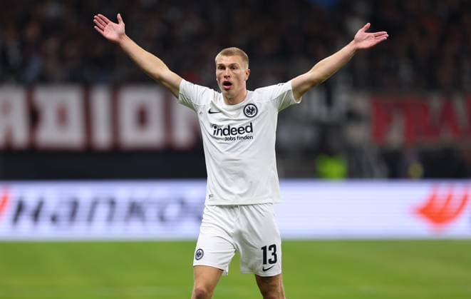 24 10 2024, Football UEFA Europa League, Eintracht Frankfurt FC Riga FS RFS, emonline, emspor, v l , Rasmus Kristensen Eintracht Frankfurt gives instructions, gesticulates, gesticulate with arms gives instructions, gesticulate DFL DFB REGULATIONS PROHIBIT ANY USE OF PHOTOGRAPHS AS IMAGE SEQUENCES AND OR QUASI VIDEO xdcx Copyright: HMBxMedia
