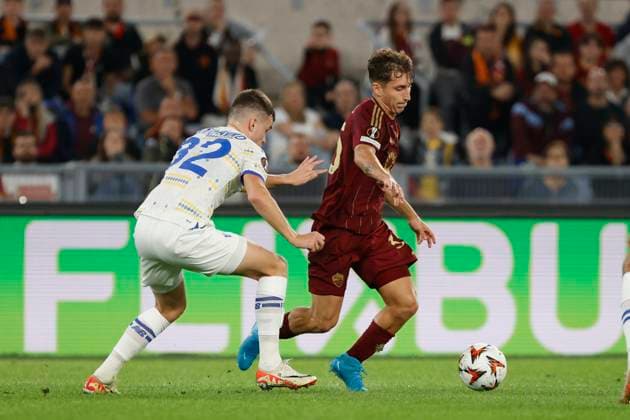 A.S. Roma v Dynamo Kyiv - UEFA Europa League 2024 25 League Phase MD3 Roma s Tommaso Baldanzi and Dynamo Kyiv s Taras Mykhavko play during the UEFA Europa League 2024 25 League Phase MD3 match between AS Roma and FC Dynamo Kyiv at Stadio Olimpico in Rome, Italy, on October 24, 2024. Rome Italy  Copyright: xCiroxDexLucax originalFilename:deluca-romavdyn241024_npEnu.jpg