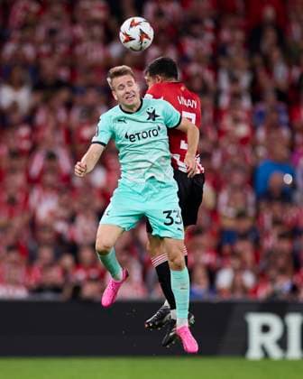 October 24, 2024, Bilbao, Vizcaya, SPAIN: Ondrej Zmrzly of SK Slavia Prague competes for the ball with Dani Vivian of Athletic Club during the Europa League match between Athletic Club and SK Slavia Prague at San Mames on October 24, 2024, in Bilbao, Spain. Bilbao SPAIN - ZUMAa181 20241024_zaa_a181_104 Copyright: xRicardoxLarreinax
