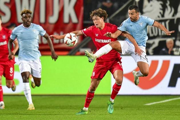 ENSCHEDE, Stadium Grolsch Veste, 24-10-2024 , season 2024 2025, Europa League FC Twente player Sam Lammers and Lazio Roma player Pedro Rodriguez during the match Twente - Lazio Roma Twente - Lazio Roma  x26554291x Copyright: