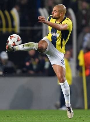 Sofyan Amrabat of Fenerbahce S.K. controls the ball Fenerbahce v Manchester United, ManU UEFA Europa League, Group Stage, Football, Sukru Saracoglu Stadium, Istanbul, Turkey, 24 Oct 2024 EDITORIAL USE ONLY No use with unauthorised audio, video, data, fixture lists, club league logos or live services. Online in-match use limited to 120 images, no video emulation. No use in betting, games or single club league player publications. Copyright: xAlexxNicodim Shutterstockx 14801667hj